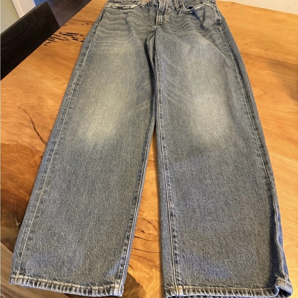 Lucky Brand “the baggy” jeans color is gone rogue. Size 6  28x29